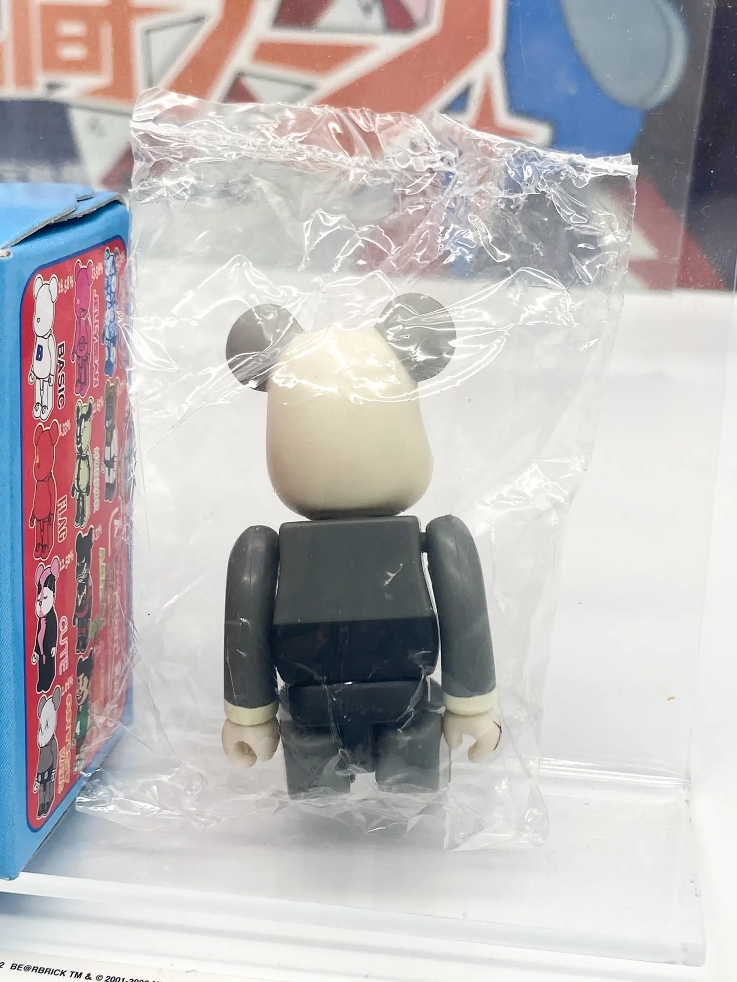 KAWS Bearbrick series 4 ARTIST - Be@rbrick Medicom Toy 2002