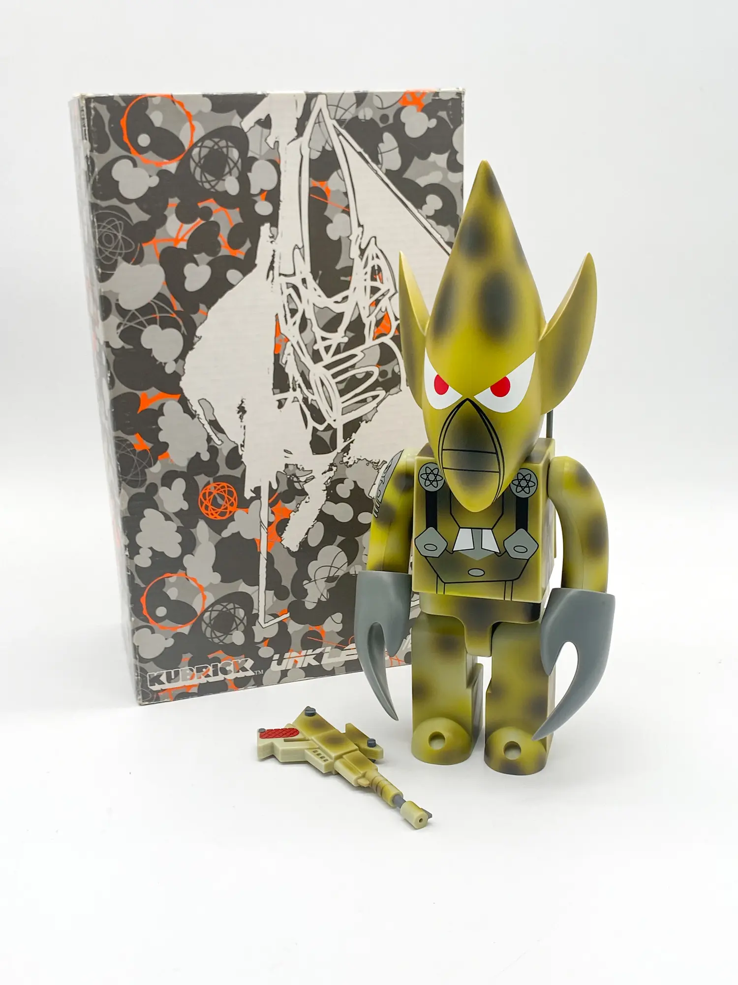 Pointman Futura 2000 Unkle 400% Kubrick Medicom Toy