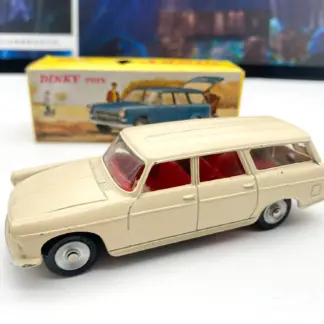 Dinky Toys 525 Peugeot 404 Commerciale – Made in France