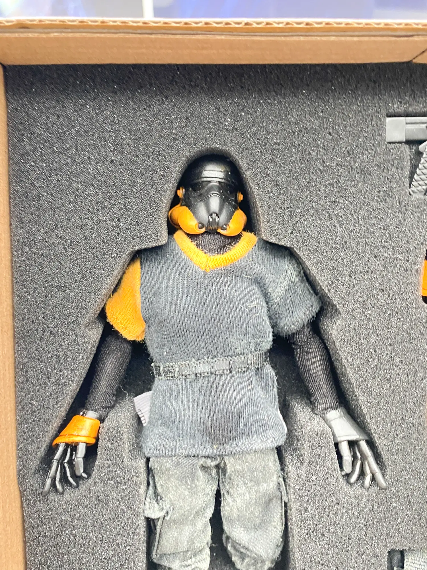 ThreeA Lonely Trooper TK Noir Sergeant 1/12 – Ashley Wood – 3A17050-BK – Image 3