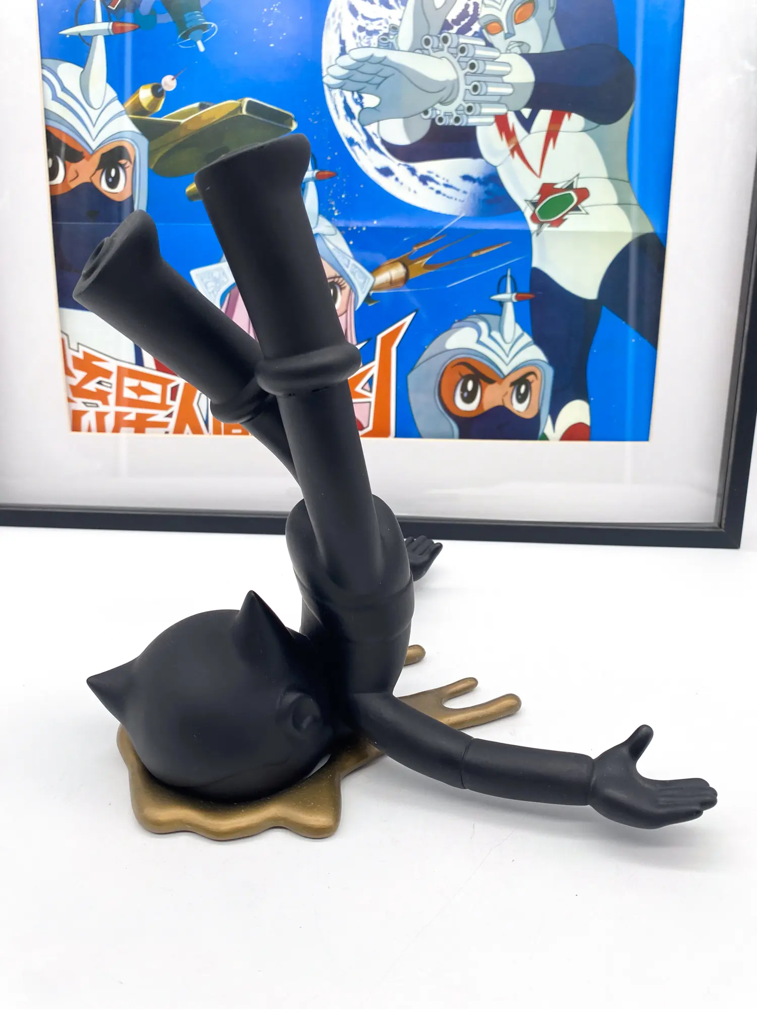 Astro Crash Black & Gold – Josh Divine x Strangecat Toys ComplexCon 2019