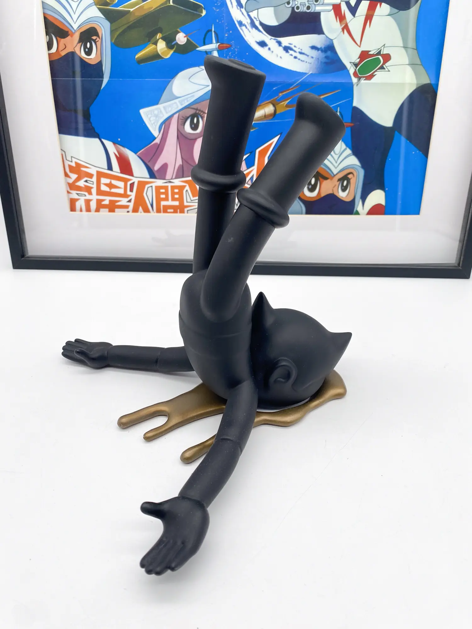 Astro Crash Black & Gold – Josh Divine x Strangecat Toys ComplexCon 2019