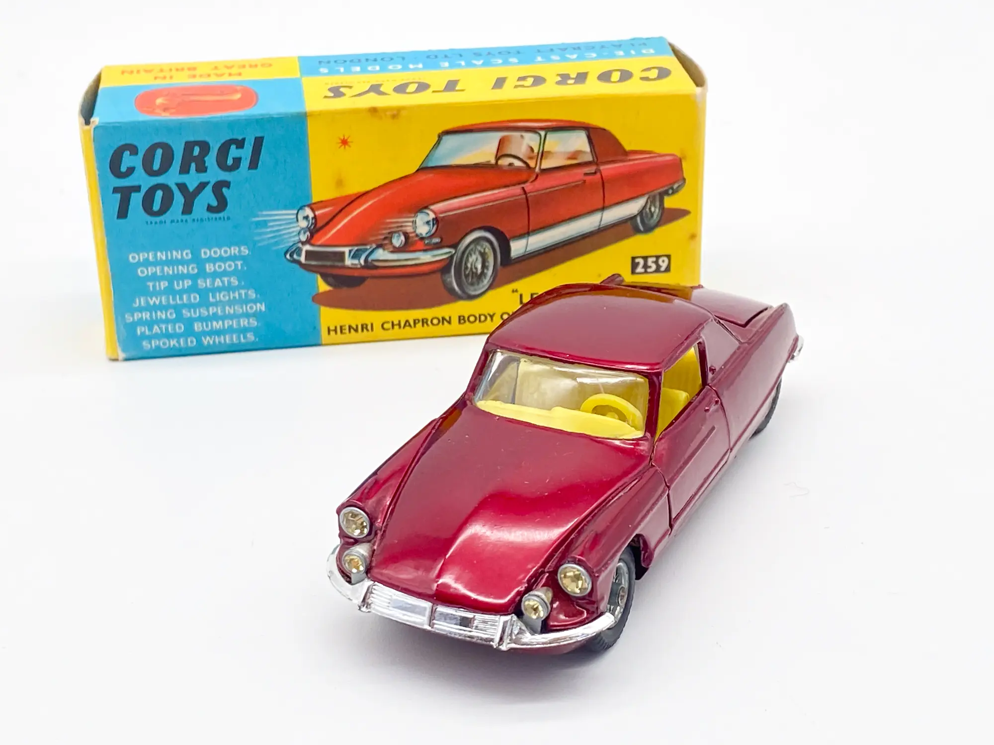 Citroën Le Dandy Corgi 259 vue de trois quarts avec sa boîte