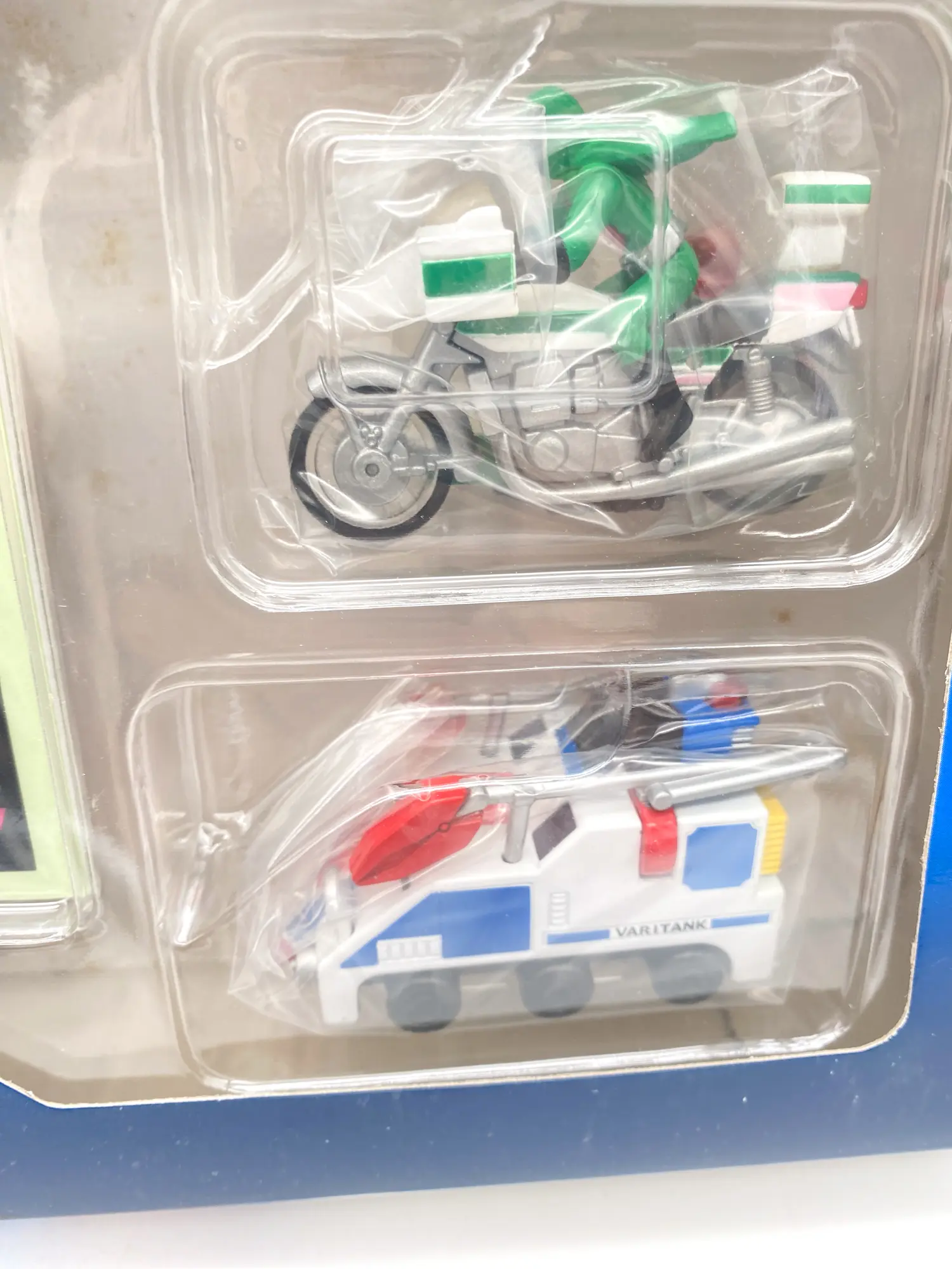 Ensemble des quatre mini-véhicules die-cast Gorenger Chara Wheels.