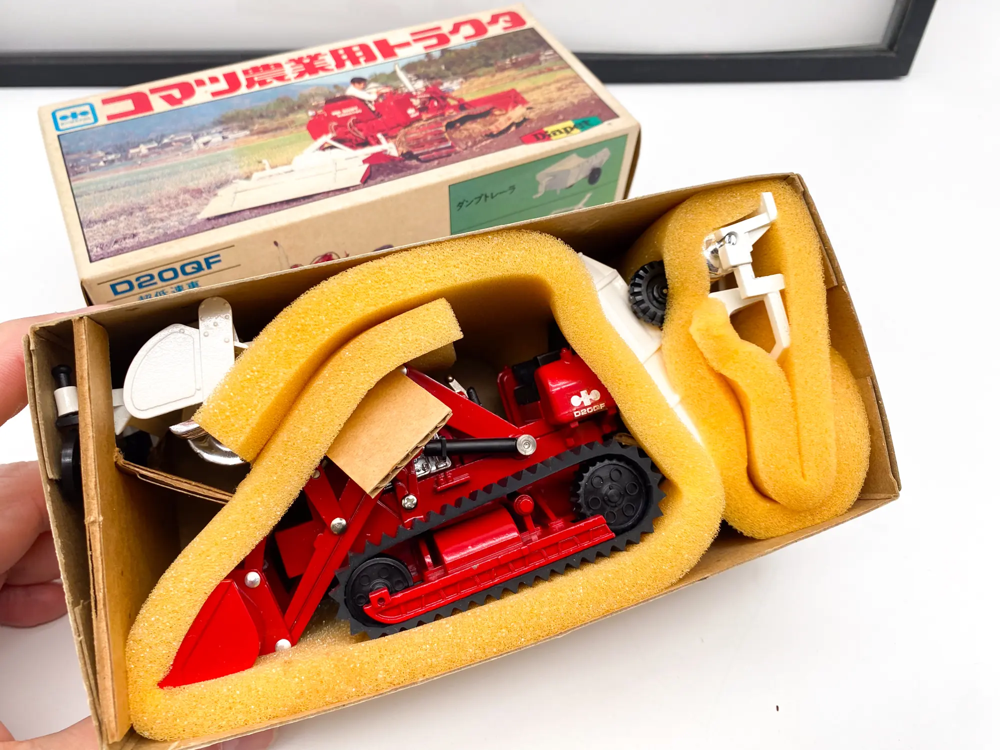 Komatsu D20QF Agricultural Tractor – Diapet T-68 – 1/28 – Japan Vintage – Image 4