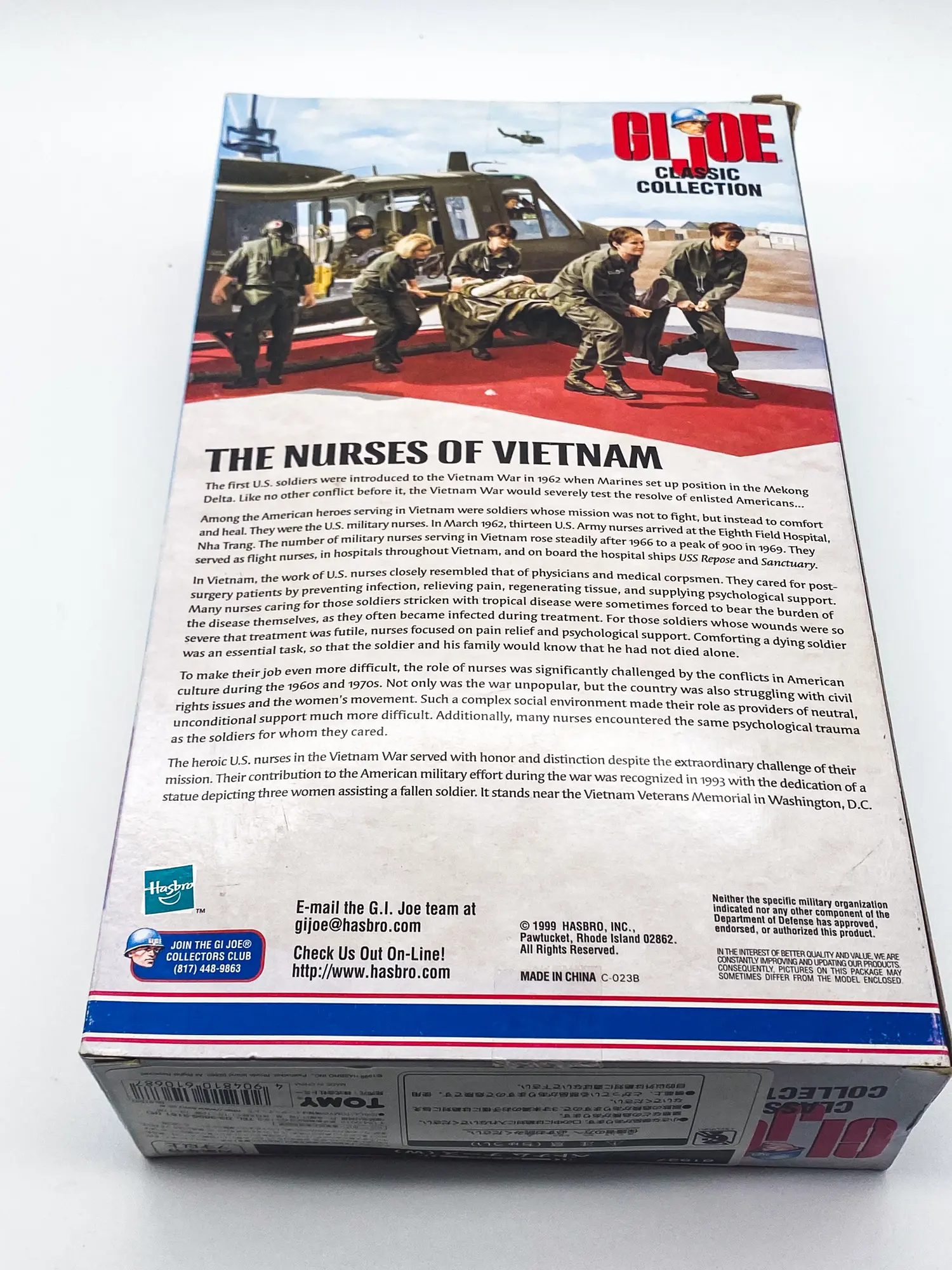 Dos de la boîte Vietnam Nurse avec texte historique et copyright Hasbro 1999