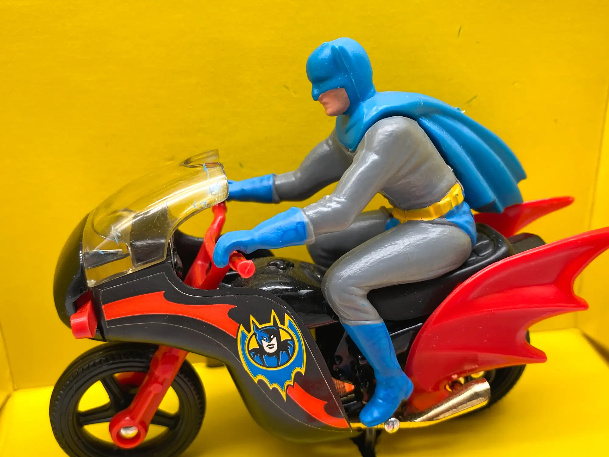 Corgi 268 Batman's Batbike - moto avec sa boîte d'origine, vue 12
