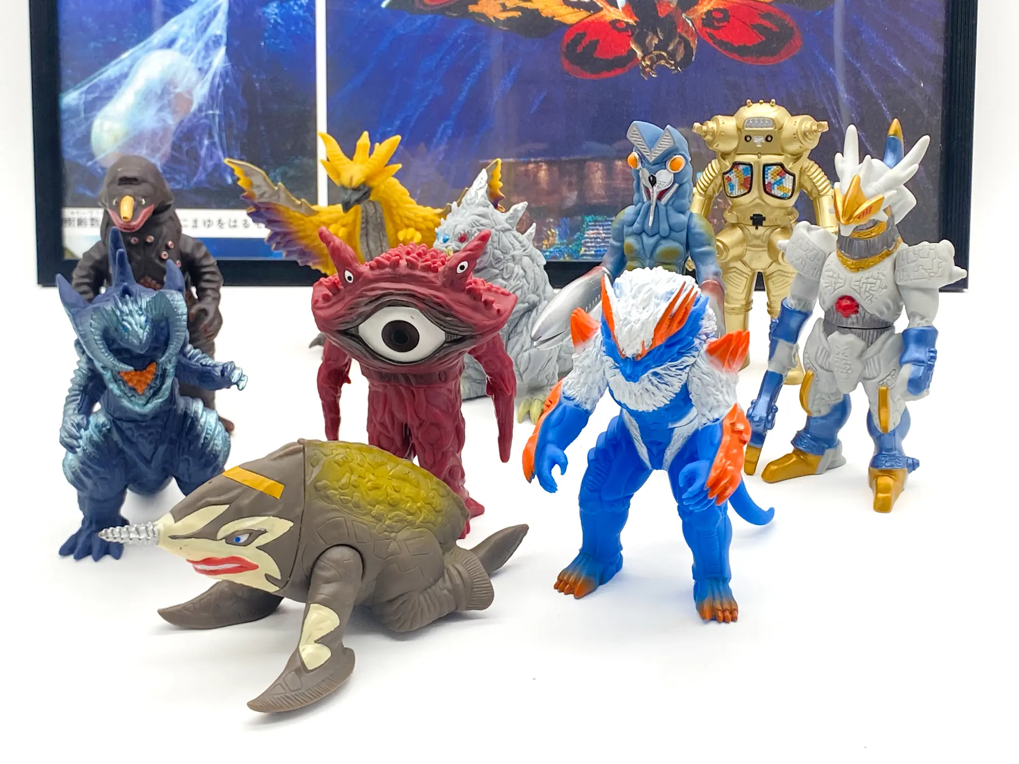 Lot de 10 figurines Ultraman UMS Bandai : King Joe, Alien Baltan, Gan Q, Zaragas et six autres kaijus