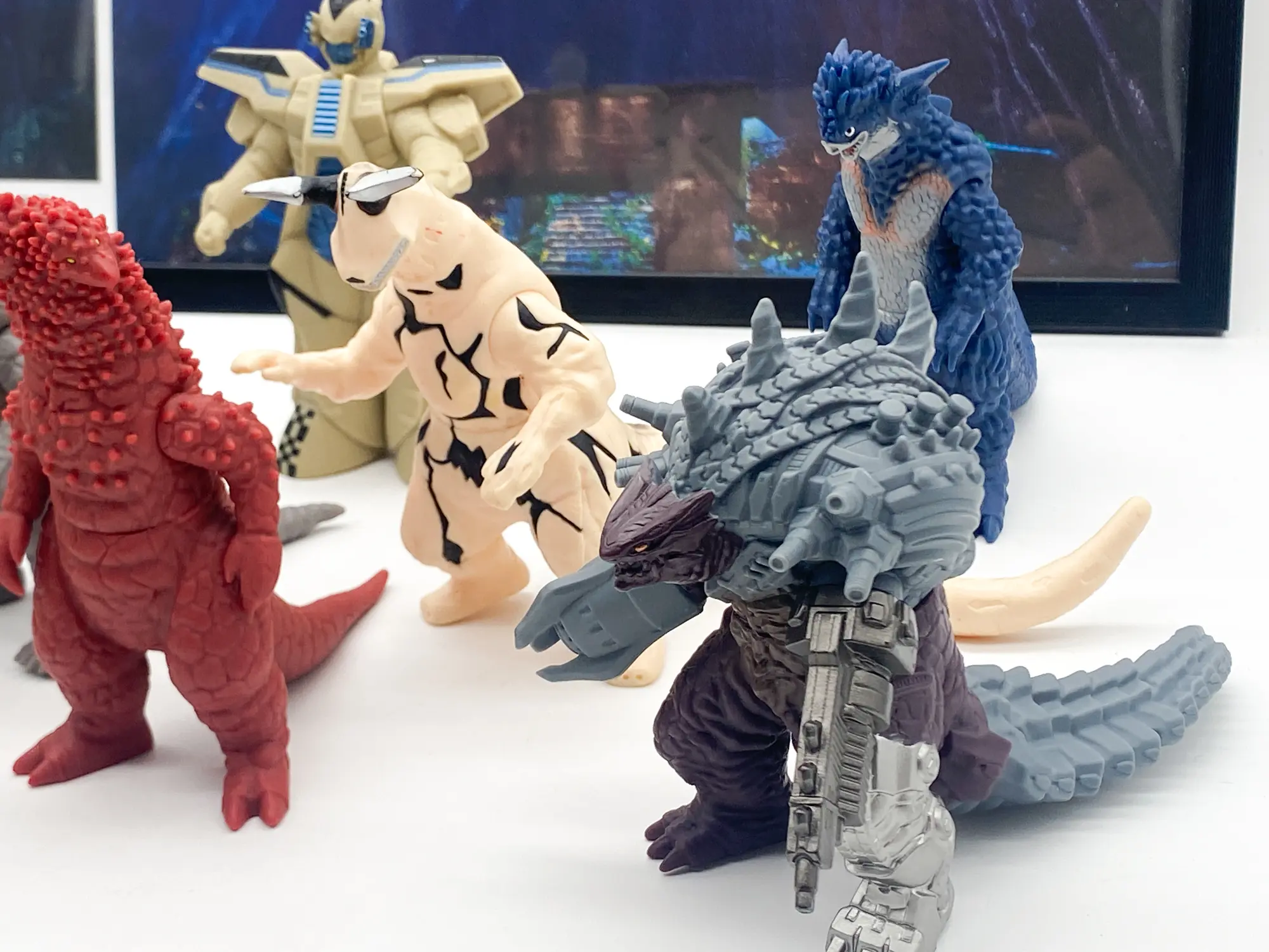 Yanakagi et Mountain Gulliver 5, sofubi Ultraman UMS Bandai Tsuburaya
