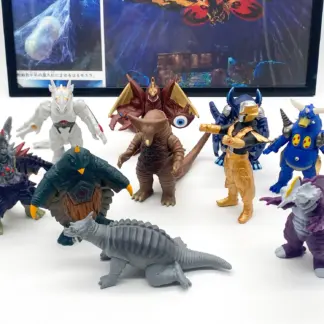 Lot de 10 figurines Ultraman UMS Bandai : Gomora, Bemstar, Five King, Galactron et six autres kaijus