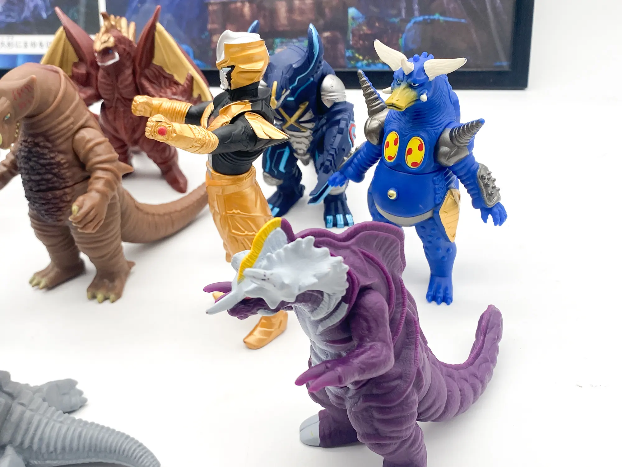 Bemstar et Destrudos, kaijus Ultraman UMS Bandai en sofubi