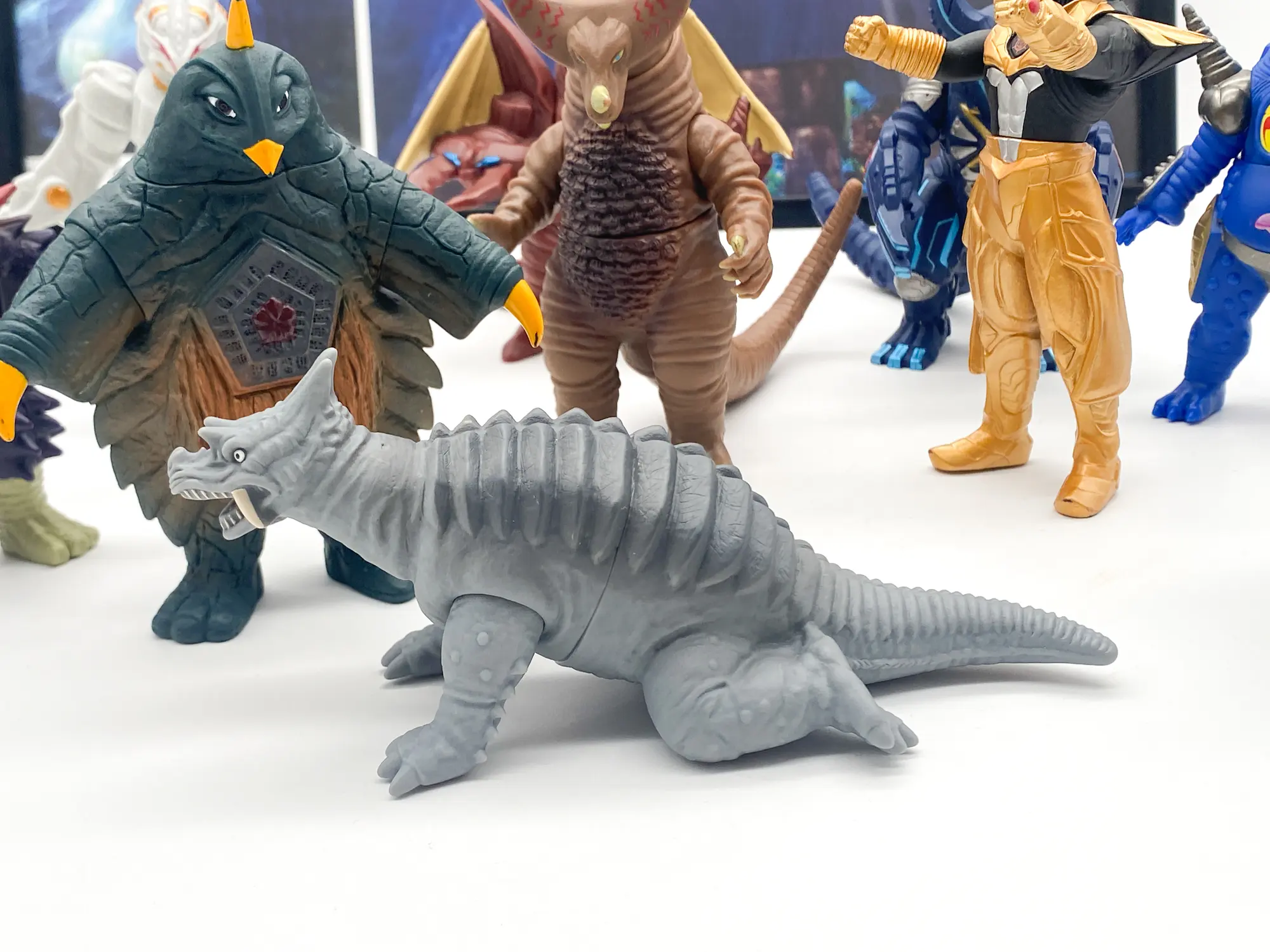 Lot Ultraman UMS Bandai avec Absolute Tartarus et Five King, kaijus sofubi